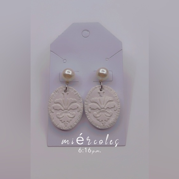 Earrings / Woman jewelry 👂Only For Posh show jewelry not listed - Picture 11 of 14